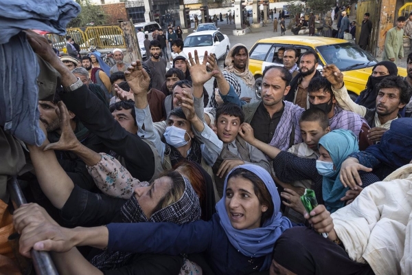 La crisi a l'Afganistan es cobra una quinzena de morts