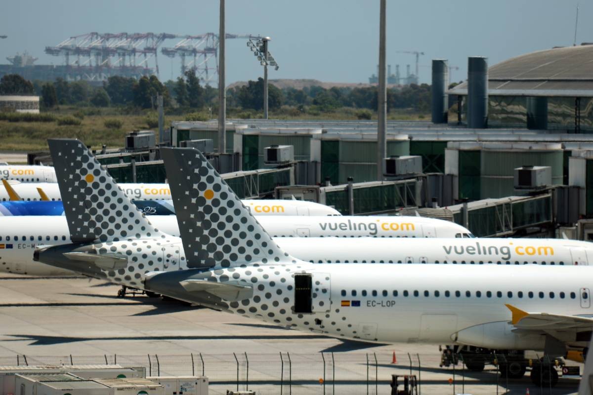 Diversos avions a l'aeroport del Prat. - ACN