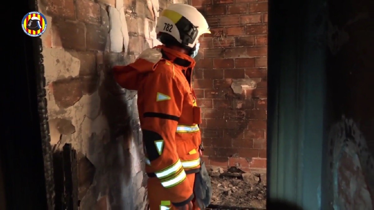 Un nen mor en l'incendi d'una casa amb una plantació de marihuana