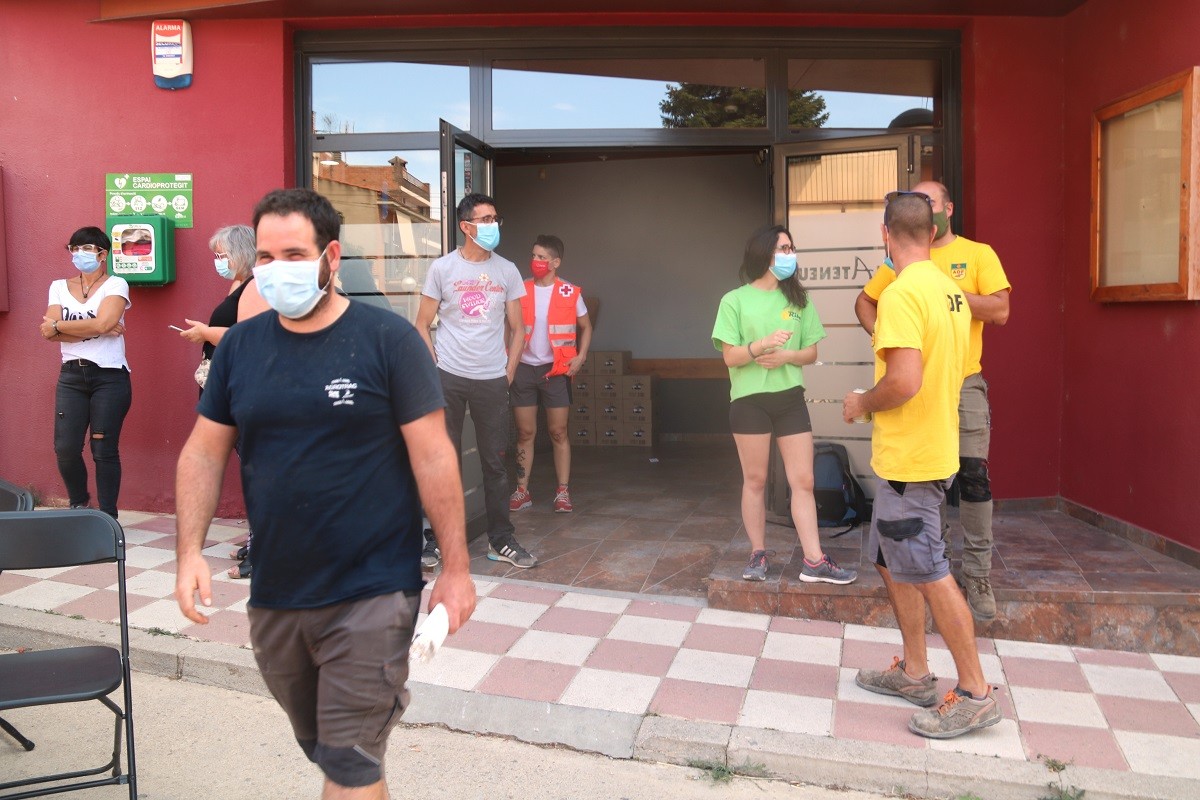 Voluntaris a l'ateneu de Sant Martí de Tous - ACN/Anna Ferràs