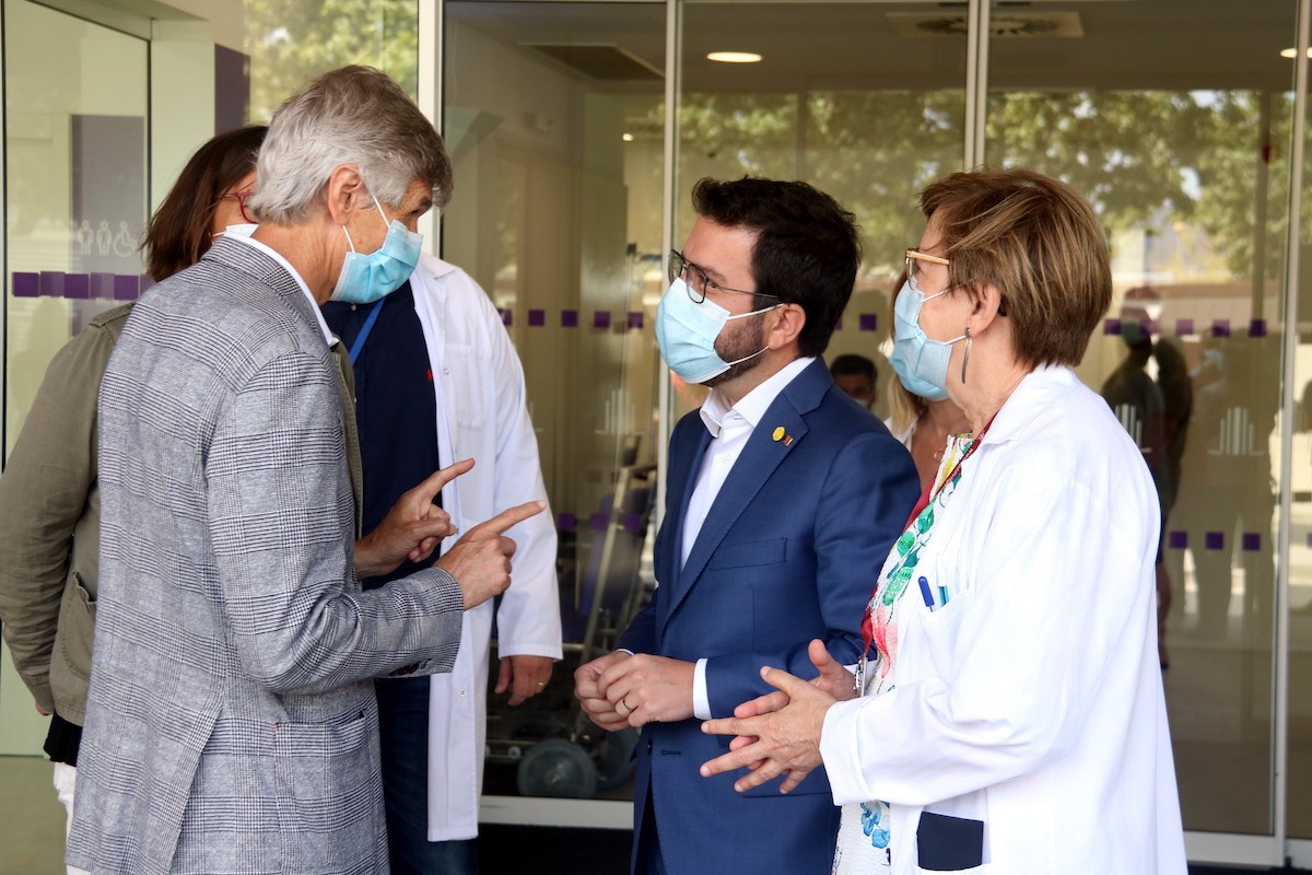 El Govern es reuneix d'urgència per decidir noves mesures davant l'augment de contagis