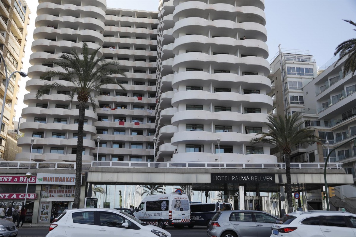 Tomben el confinament dels estudiants de l'hotel de Mallorca que no hagin donat positiu