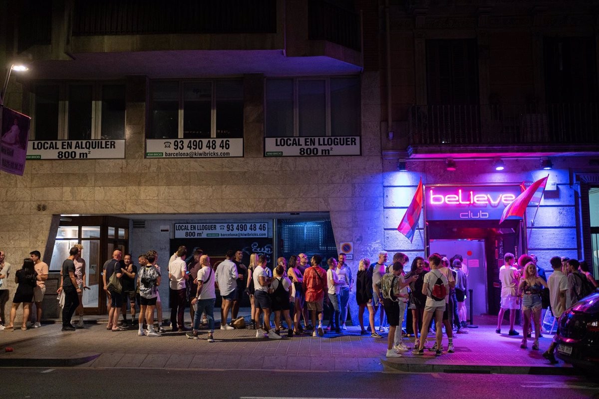 L'oci nocturn es planta: «Estem en mans d'inútils, dos anys de pandèmia i no hem après res»