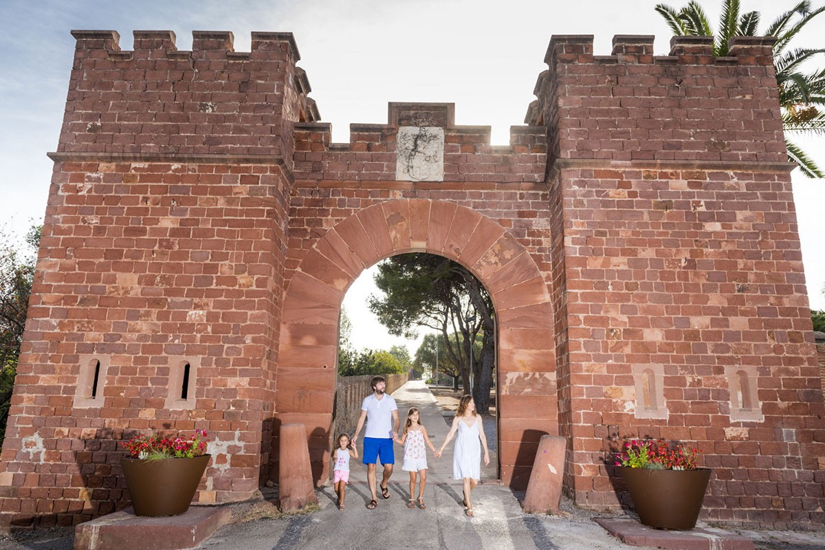 El castell de Castelldefels s`ha renovat amb Piratia