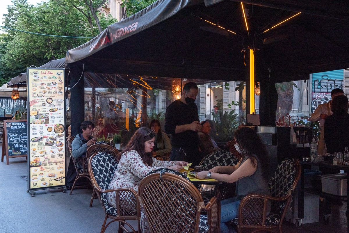Terrasses al centre de Barcelona - Yvelisse Teixeira