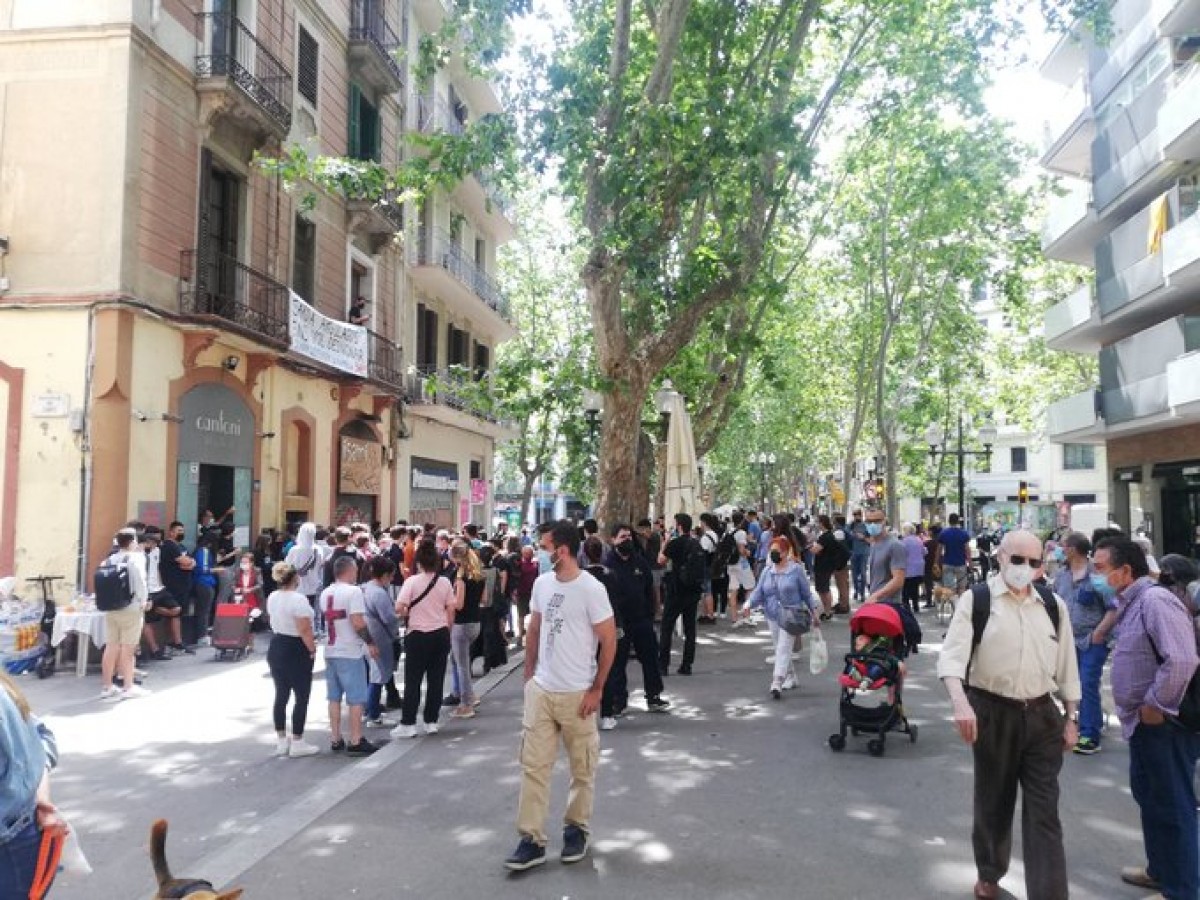 Aturat el desnonament d'una dona a qui volien expulsar per adaptar el bany