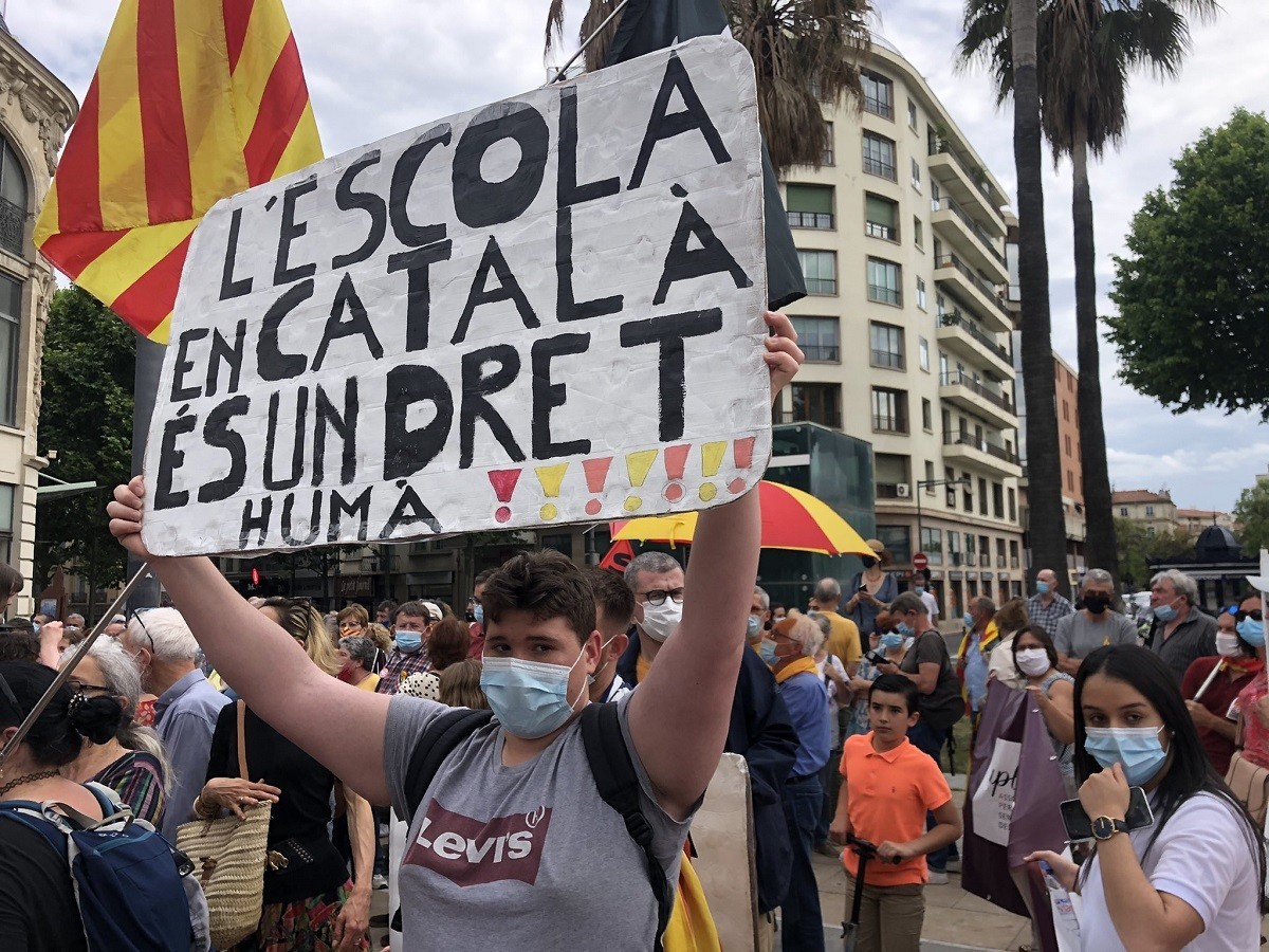 Portades | «Perpinyà surt en defensa de l'escola catalana», a «El Punt Avui»