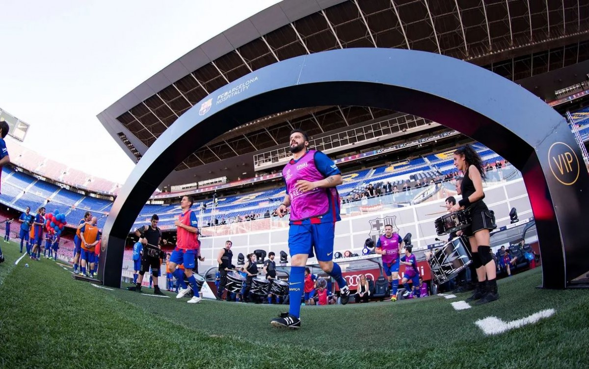 Vols jugar un partit de futbol al Camp Nou?