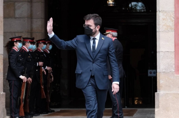 «Sort i encerts»: totes les reaccions a la investidura d'Aragonès