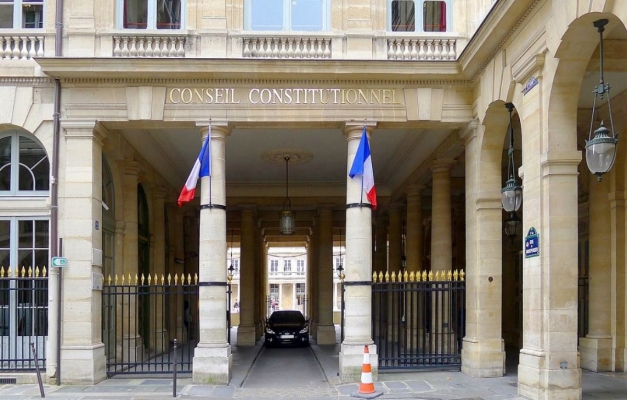 El Constitucional francès tomba la primera llei per a protegir les «llengües regionals»