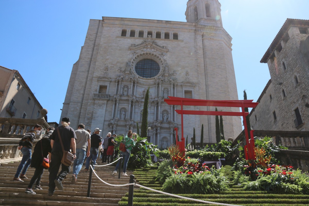 Les escales de la catedral de Girona, guarnides pel Temps de Flors - Gerard Vilà - ACN
