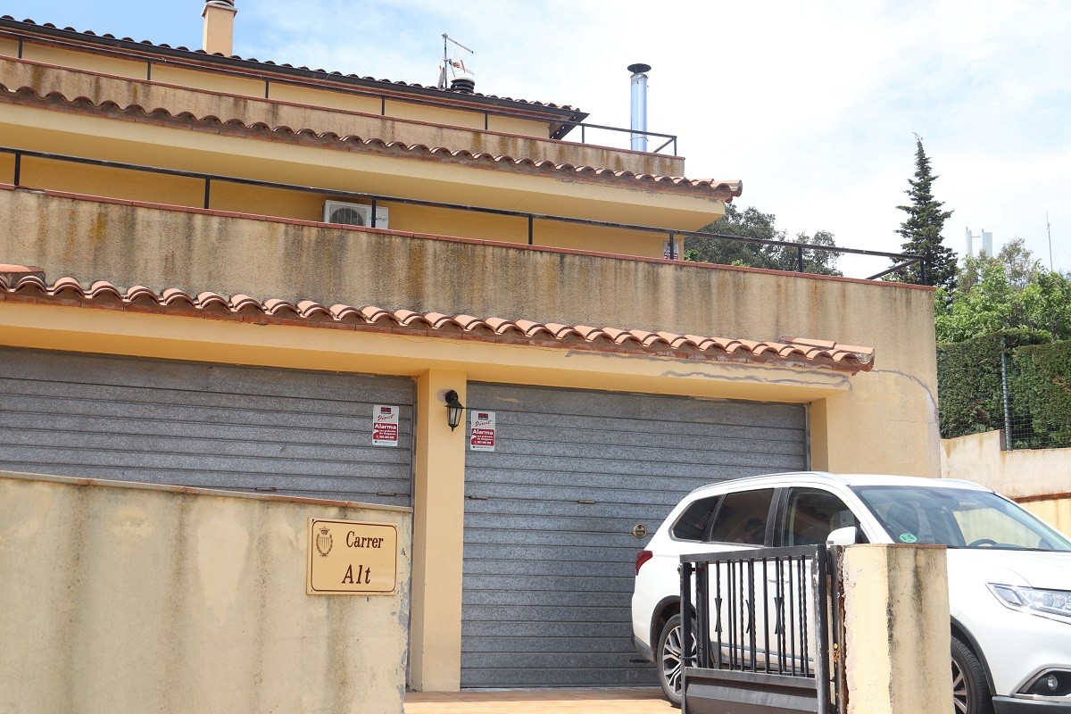 Mor un nen d'un any i mig en caure pel balcó