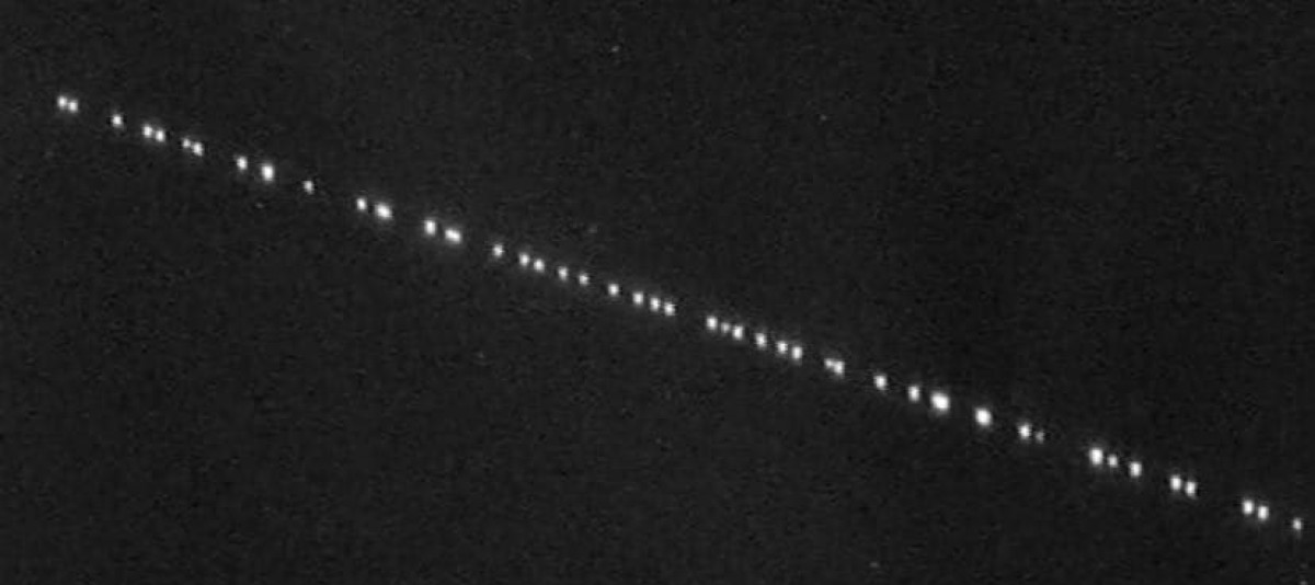 Misteriosa filera de llums visible al cel de Catalunya: què és?