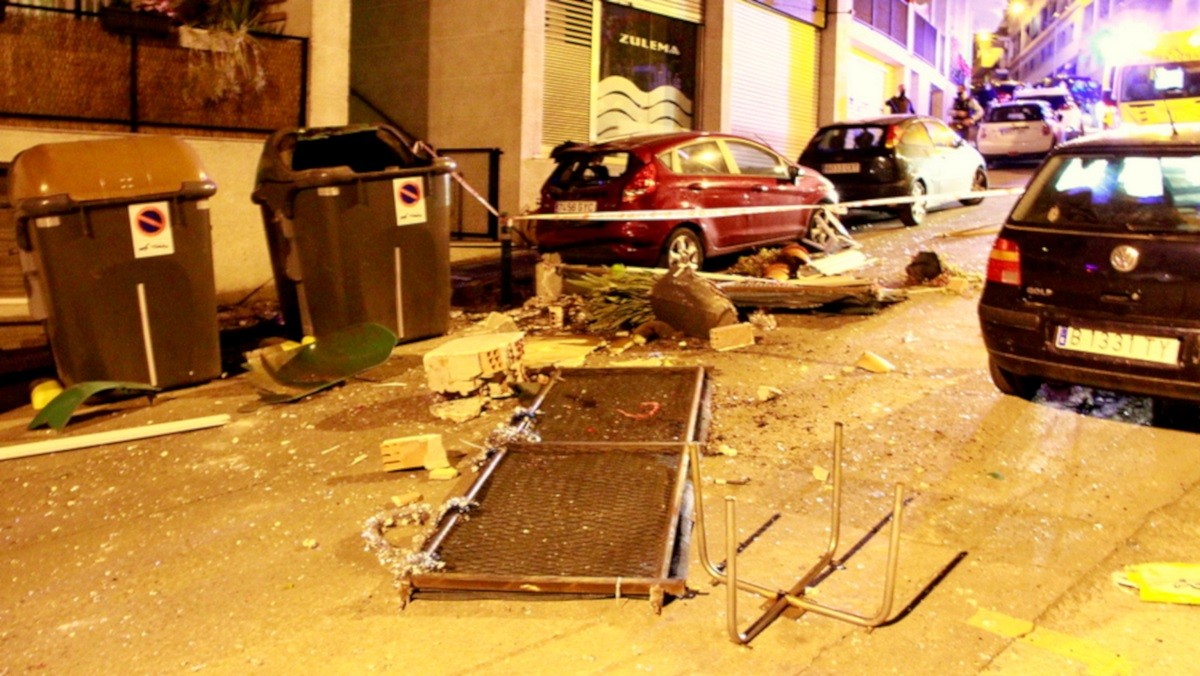 Una explosió de gas un edifici de Blanes deixa una dona ferida i obliga a desallotjar tot el bloc