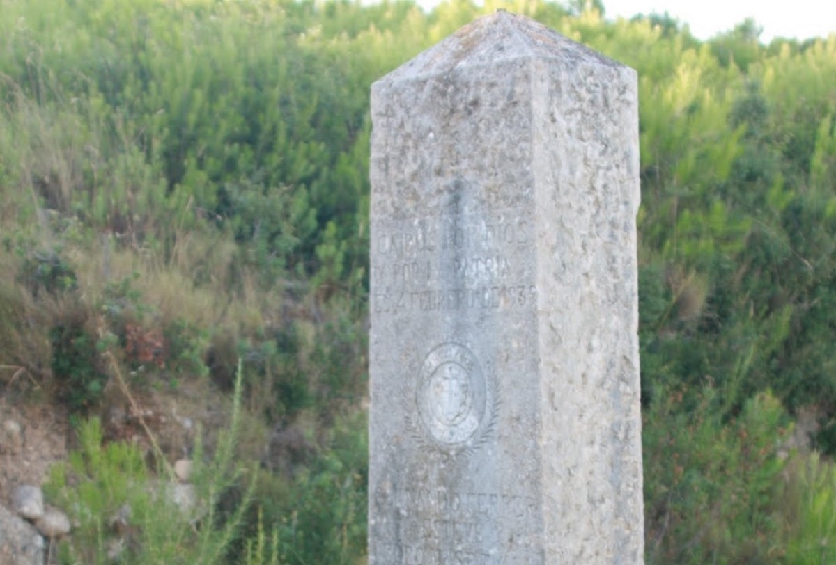 Albons mantindrà un monòlit franquista perquè considera que es tracta d'un «document històric»