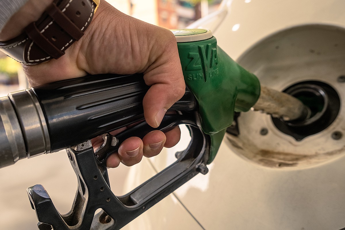 La gasolina assoleix el preu més alt en nou anys