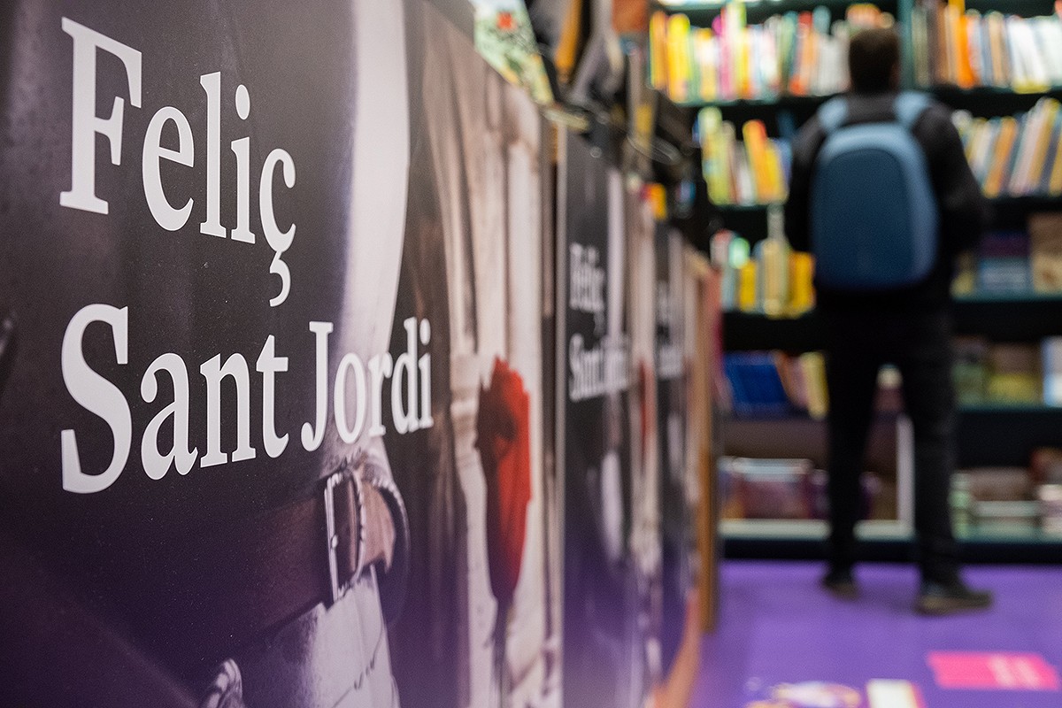 Junts «s'oblida» de recomanar un llibre   