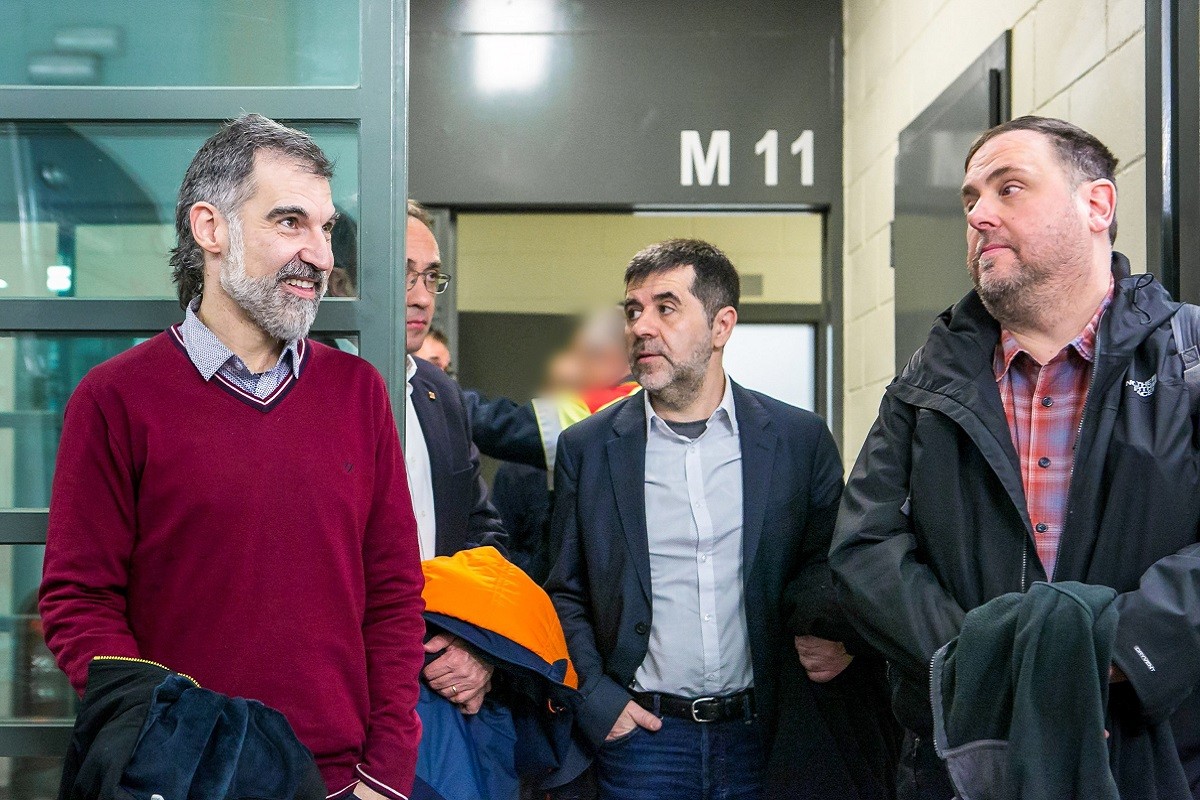  Jordi Cuixart, Josep Rull, Jordi Sànchez i Oriol Junqueras durant el seu trasllat a Madrid pel judici de l'1-O - ACN