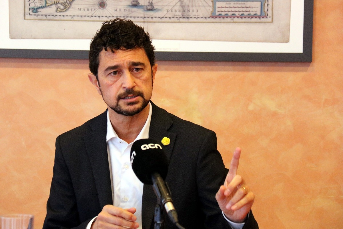 Calvet veu «impossible» l'ampliació de la tercera pista de l'aeroport del Prat plantejada per Aena