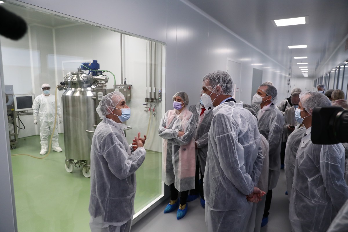 Vergés reclama a Sánchez més vacunes en la visita del govern espanyol a Amer