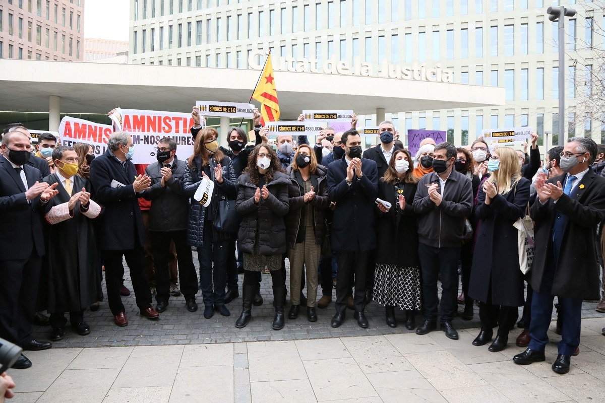 Absolen els cinc membres de la sindicatura electoral de l'1-O
