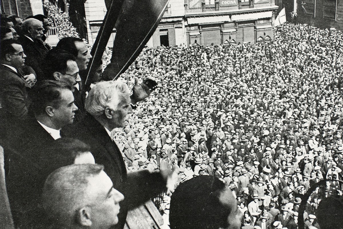 República (una o més)? Abans cal corcar més el règim