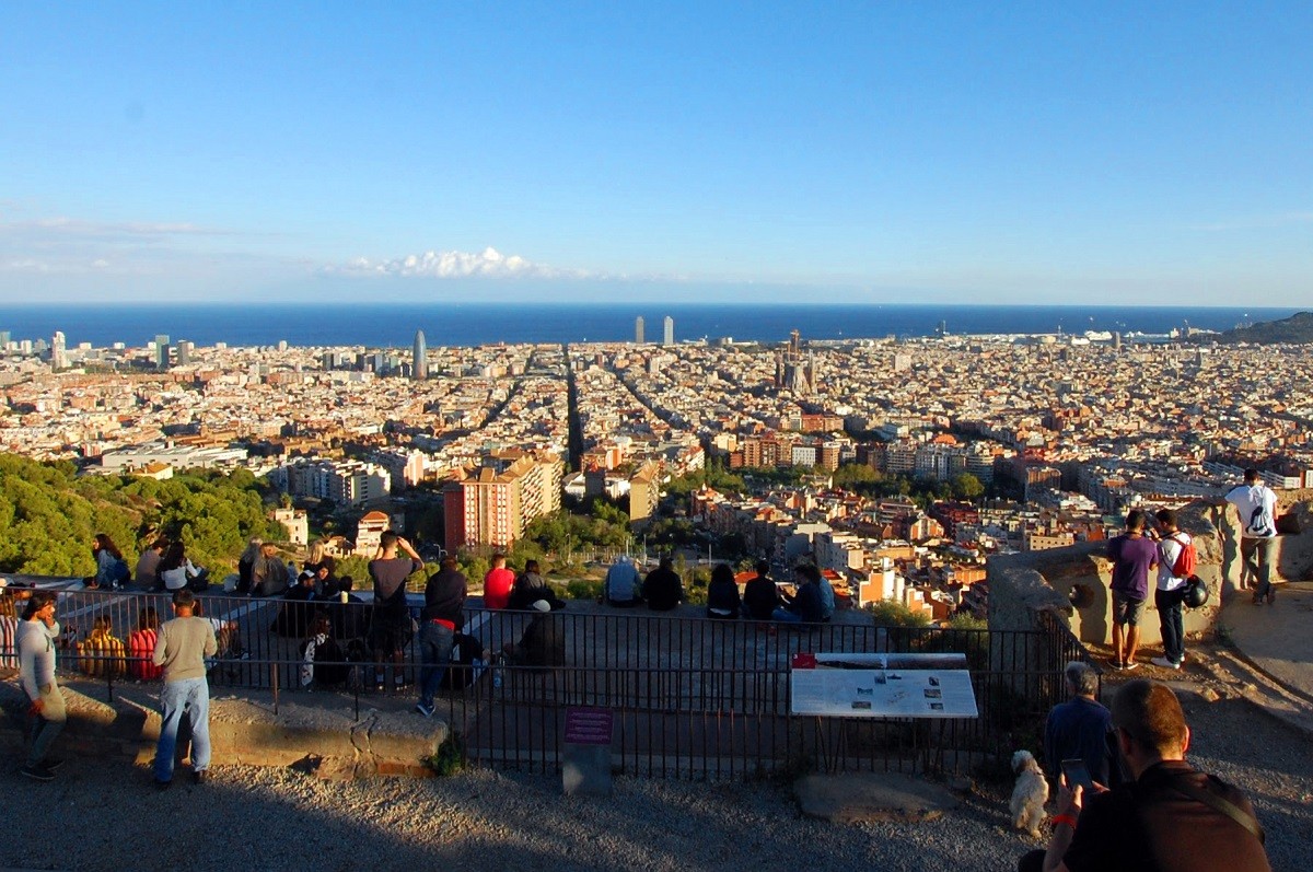 Barcelona amplia el Pla de Barris amb 54 milions per a Nou Barris i Horta-Guinardó