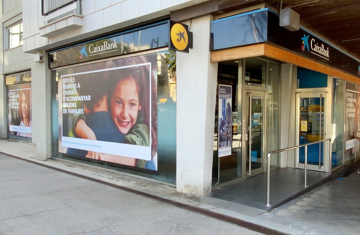 Caixabank obté un benefici ajustat de 1.278 milions en el primer semestre davant els 205 del 2020