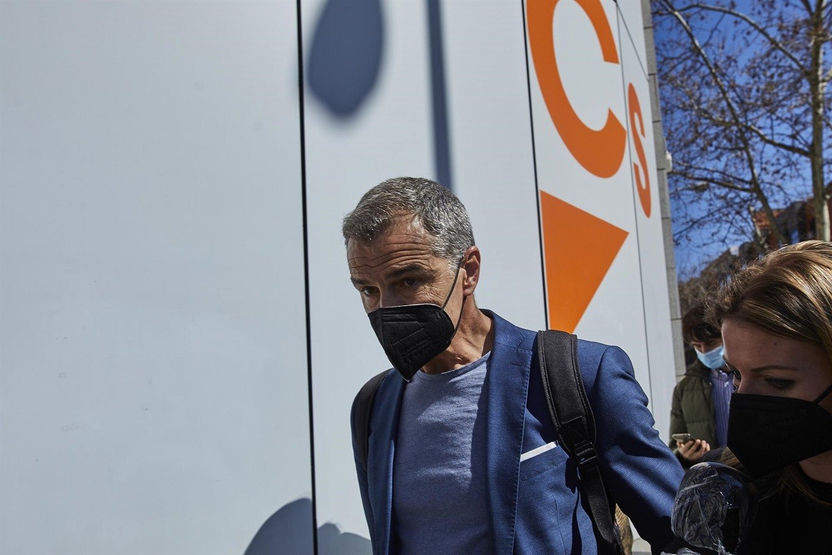 El salt de Toni Cantó al PP madrileny, en l'aire perquè està empadronat a València