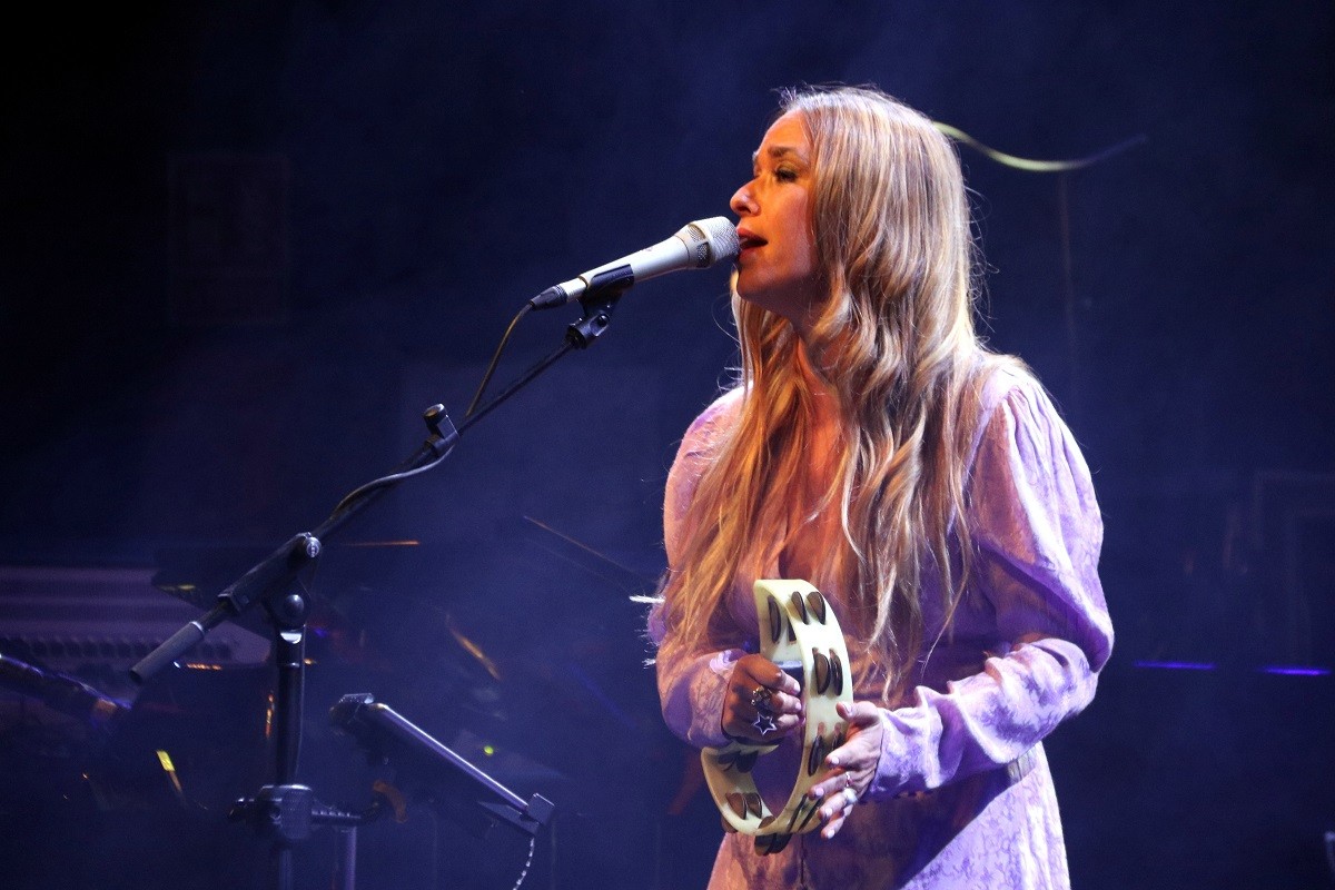 Beth, en un moment del concert. - Pere Francesch / ACN