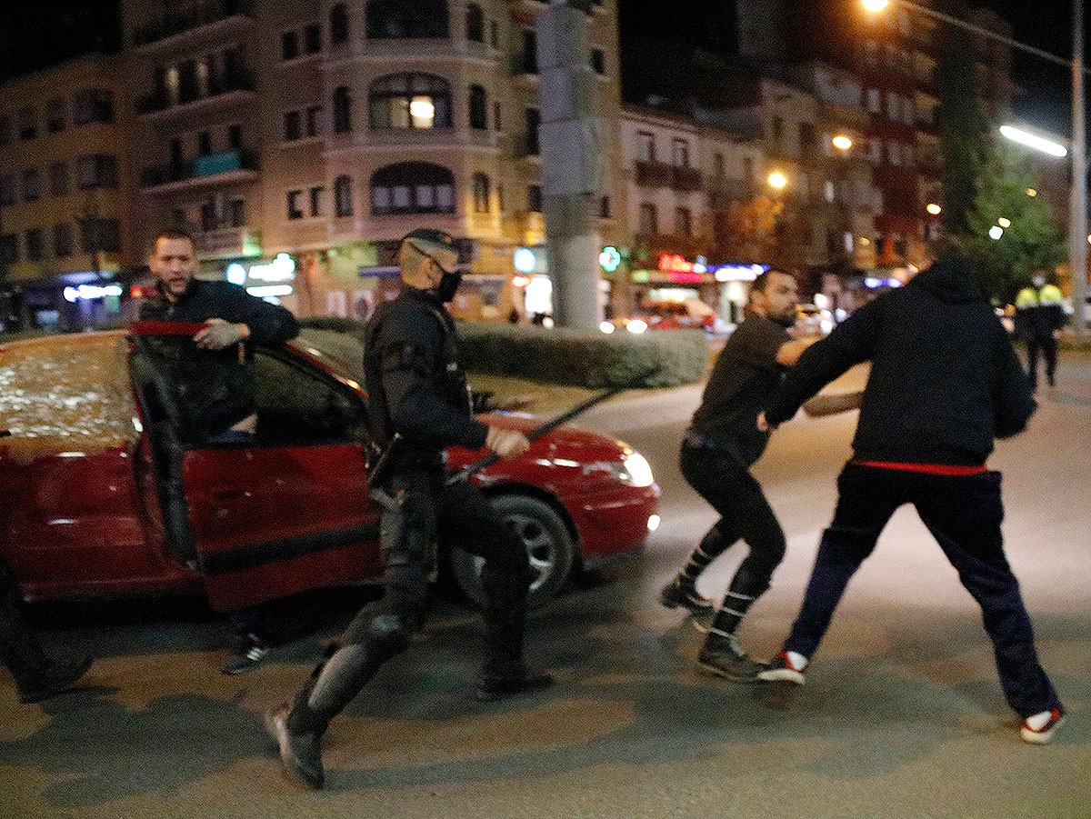 Les dues persones s'han encarat als manifestants - ACN