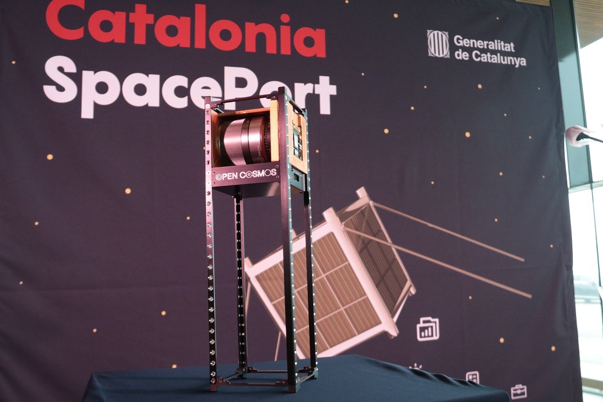 Imatge d'un nanosatèl·lit d'Open Cosmos - ACN