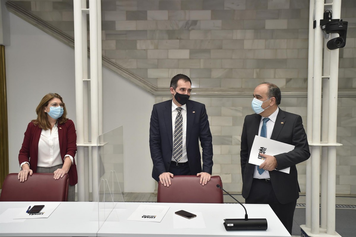 Els tres diputats expulsats de Vox certifiquen el fracàs de la moció de censura a Múrcia
