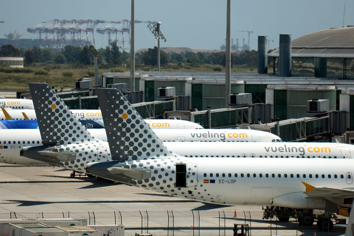 Aterratge inesperat d'un avió a l'aeroport del Prat per una emergència mèdica