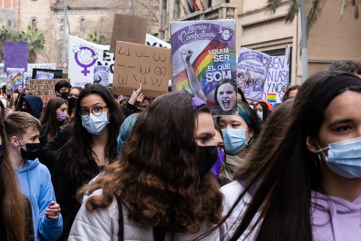 Girona, primera ciutat catalana en donar un permís menstrual a les treballadores municipals