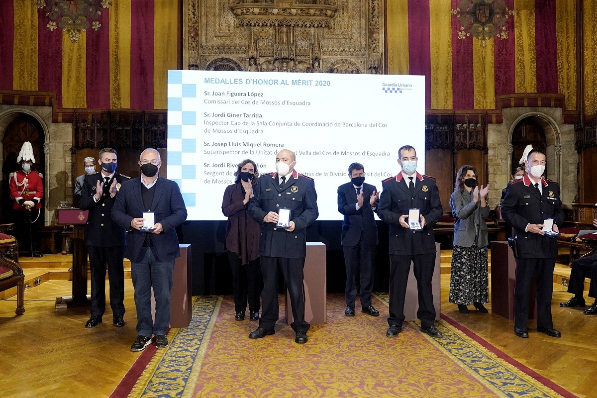 Colau torna a condemnar l’atac a la Guàrdia Urbana i dona màxim suport al cos