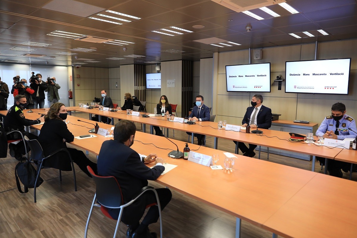 Govern i Ajuntament de Barcelona escenifiquen «unitat institucional» contra la «violència»
