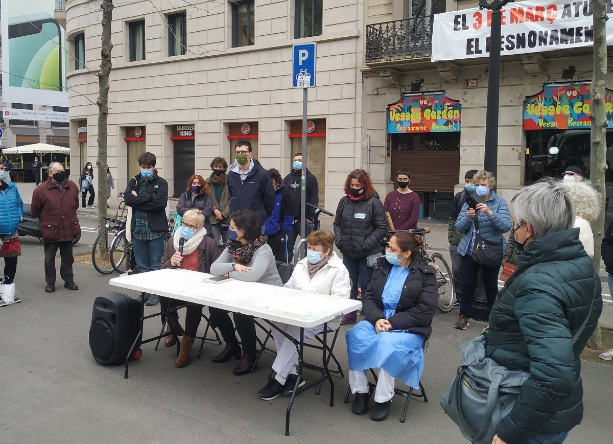 Compte enrere per evitar el desnonament d'una residència de gent gran a l'Eixample de Barcelona