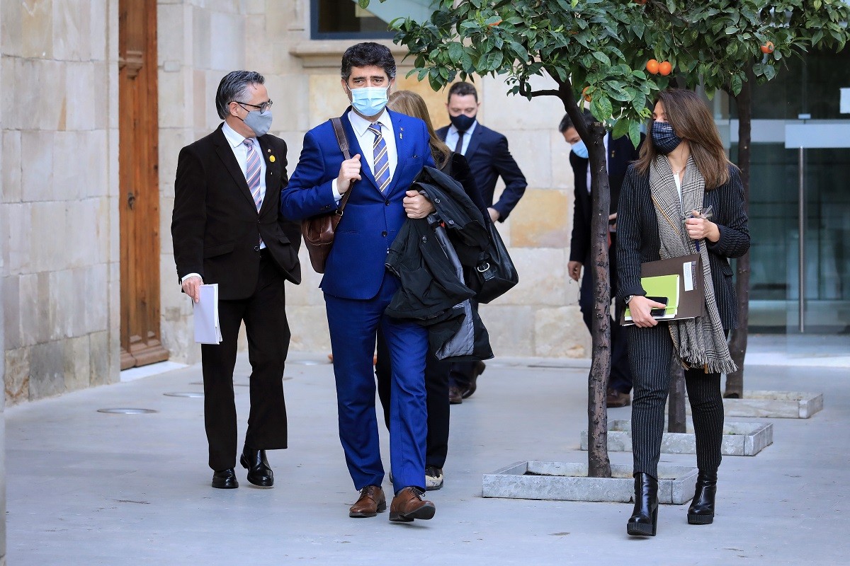 Les veus institucionals de Junts empenyen per mantenir-se al Govern