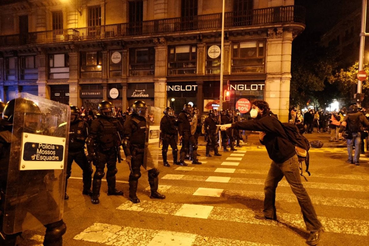 Protestes a Barcelona per l'empresonament de Hasél - Adrià Costa
