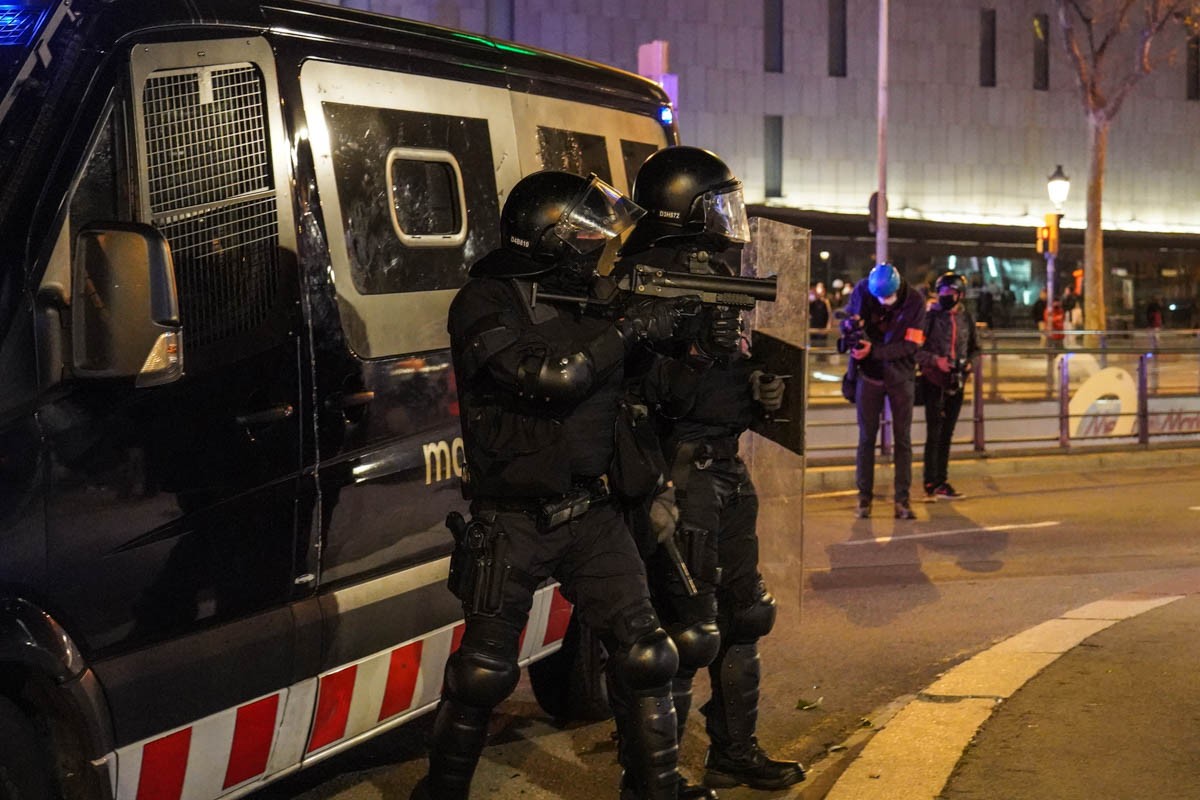 Els sindicats dels Mossos reclamen una reunió amb Sàmper i avisen que «els ànims estan molt crispats»