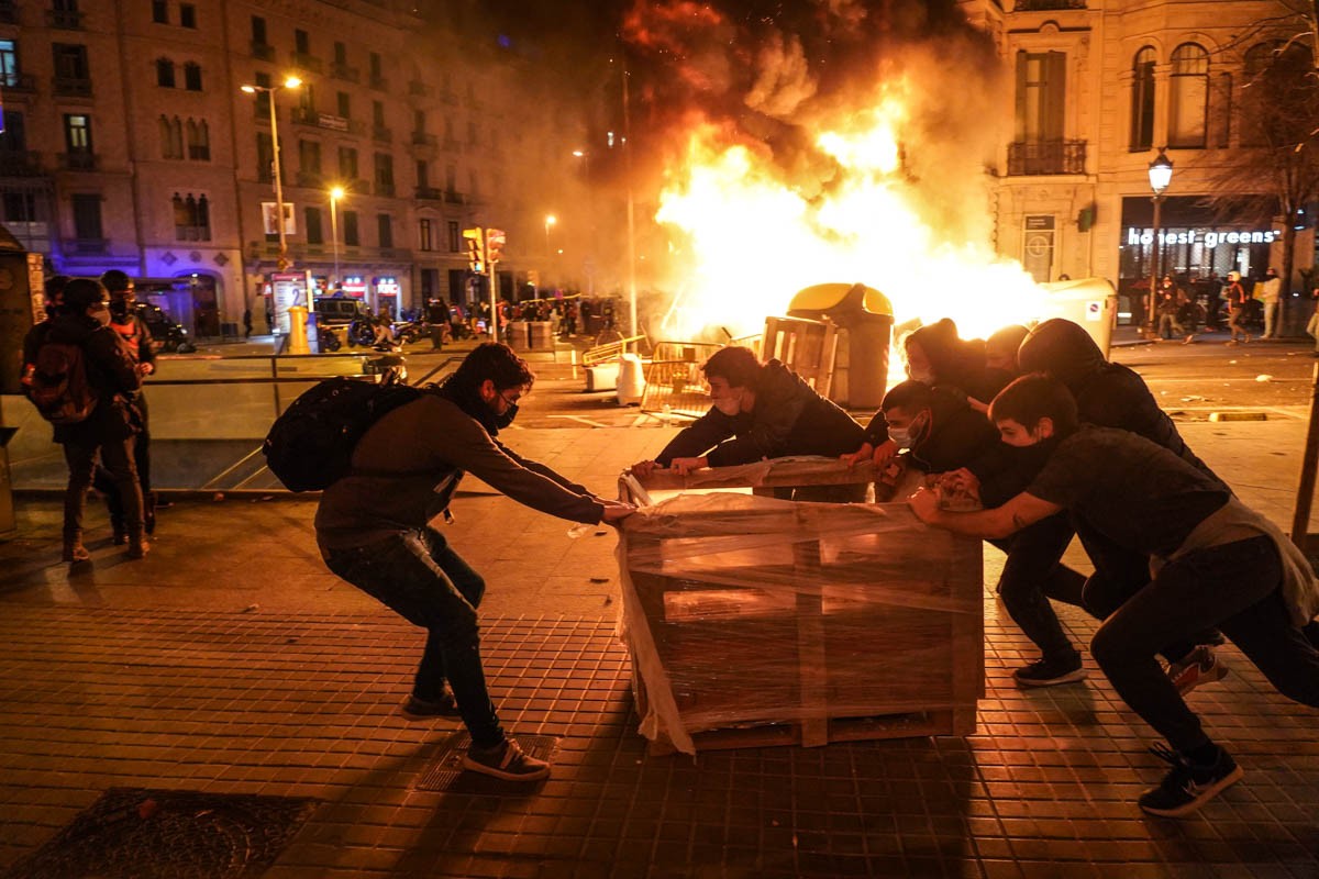 16/02/2021 Segona nit d'aldarulls a Barcelona per l'empresonament de Pablo Hasél - Martí Urgell