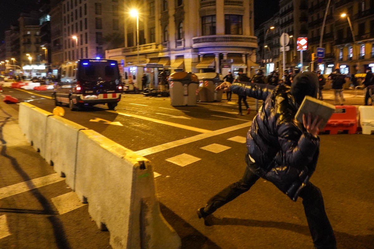 16/02/2021 Segona nit d'aldarulls a Barcelona per l'empresonament de Pablo Hasél - Martí Urgell