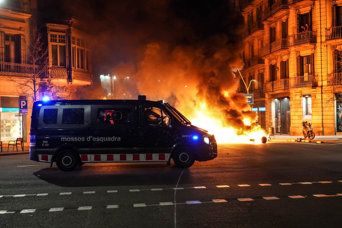 16/02/2021 Segona nit d'aldarulls a Barcelona per l'empresonament de Pablo Hasél - Martí Urgell