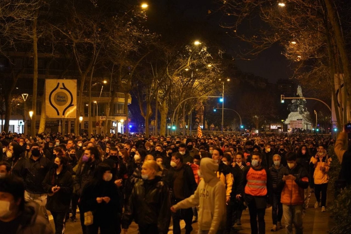 La manifestació de Barcelona es dirigeix cap a la Conselleria d'Interior. - Martí Urgell