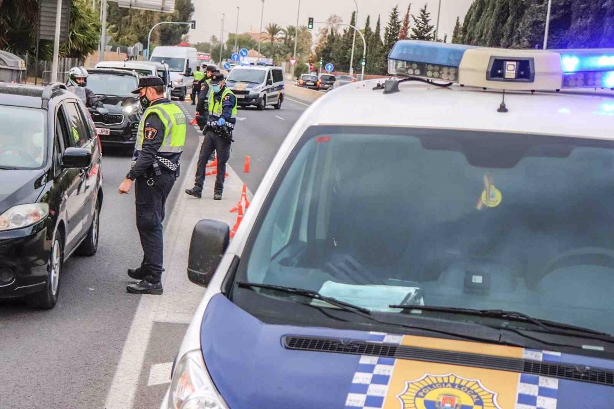 Detingut un home a Alacant per saltar-se el confinament perimetral perquè «necessitava practicar el sexe»