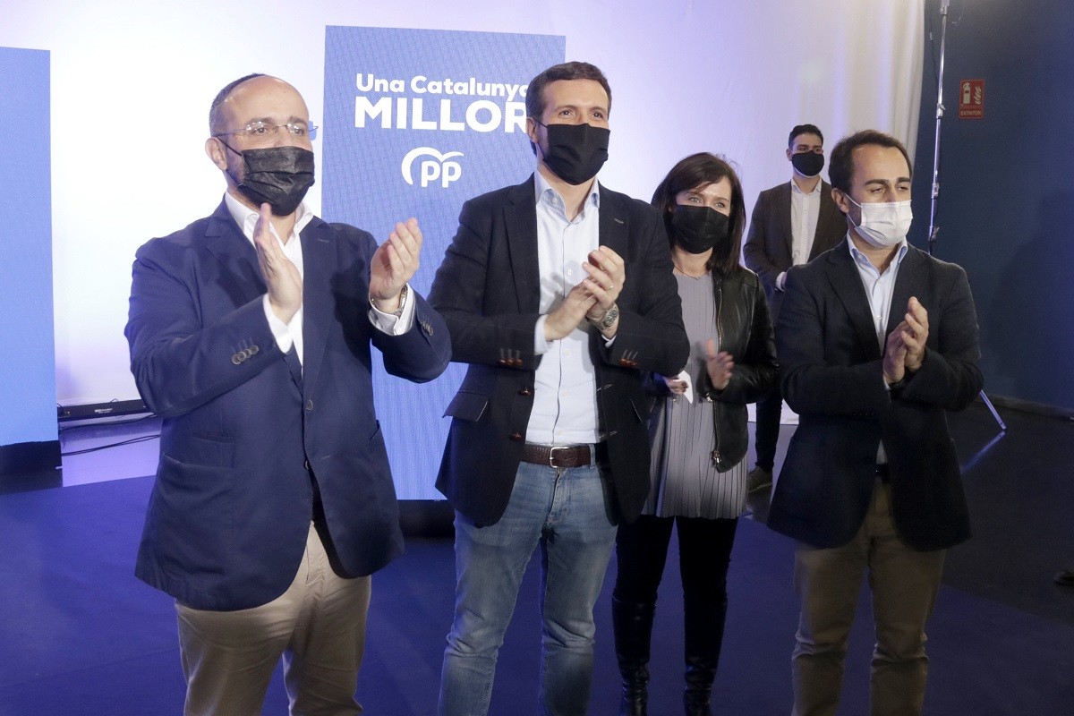 Casado assegura en plena reactivació del cas Bárcenas que se sent orgullós del PP «honrat»