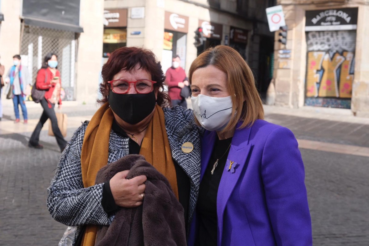 «M'han ajudat a suportar la presó»: Forcadell entrega tres anys de cartes a l'Arxiu Nacional