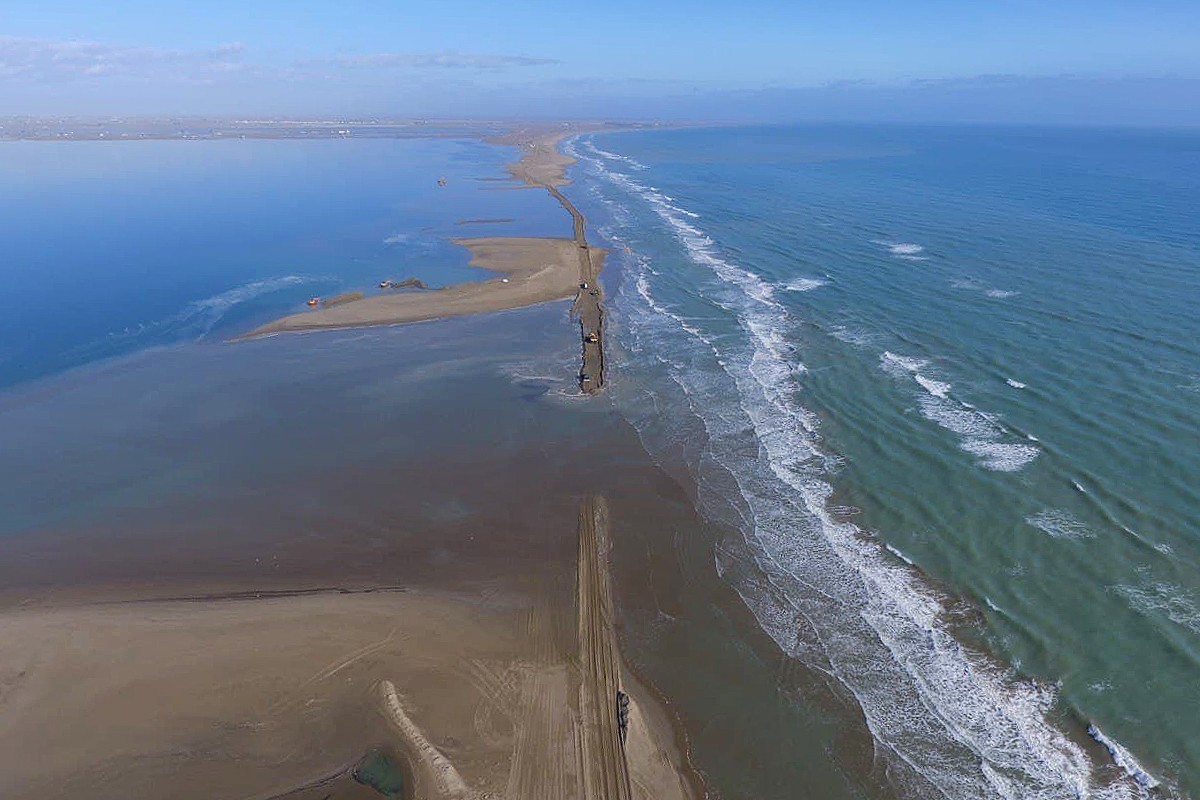 La barra del Trabucador, parcialment submergida després dels temporals Glòria i Filomena - ACN