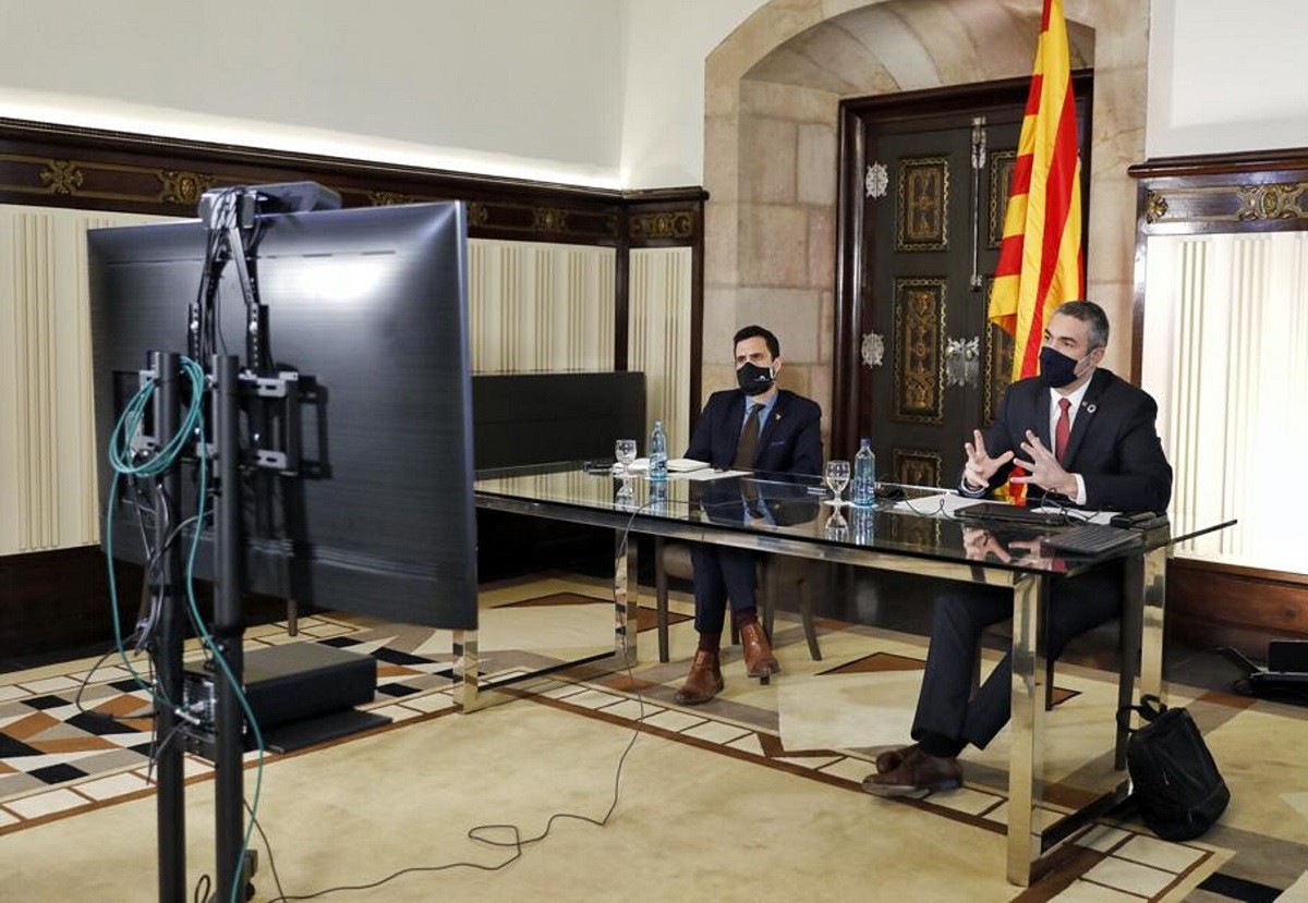El Govern no podrà vacunar els membres de les meses del 14-F però els farà test d'antígens